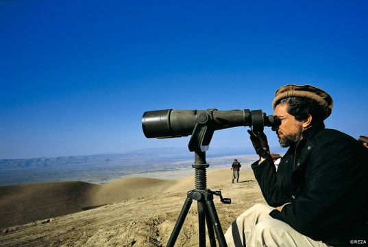 Reza lance sur KissKissBankBank une collecte pour un livre application sur le commandant Massoud