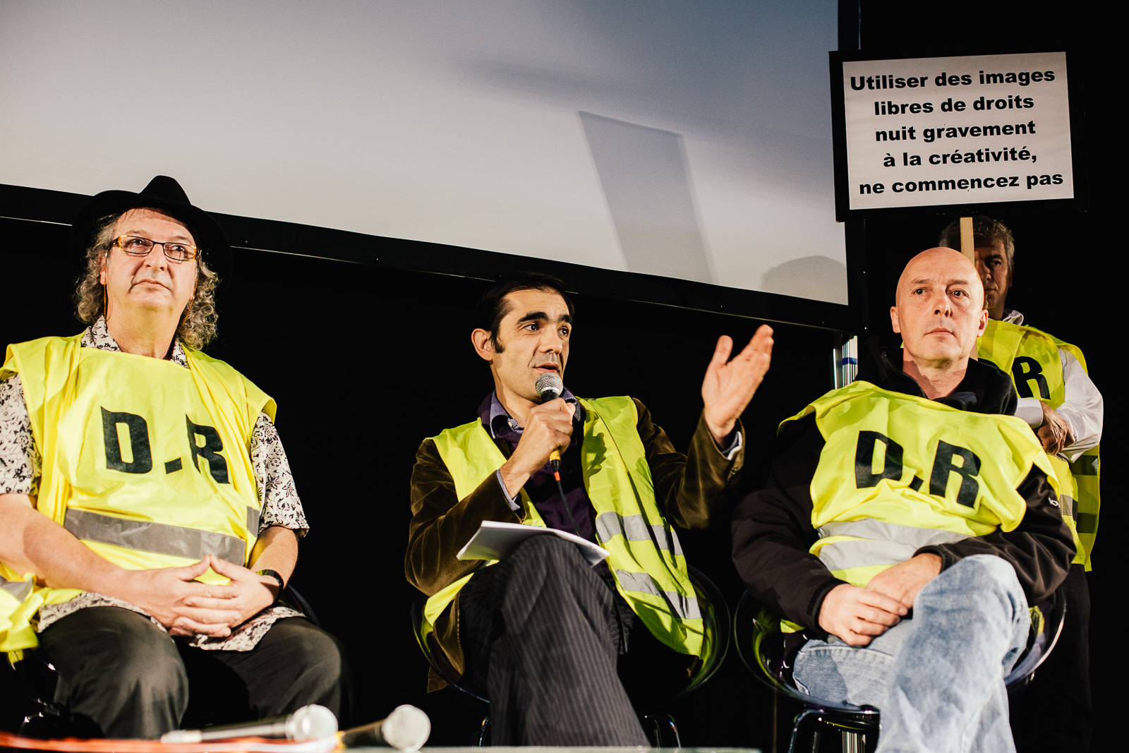 Intervention de Xavier Zimbardo, Carloz Munoz et Frederic Buxin dans le cadre d'un débat organisé par Freelens, l'UPC et la SAIF au Salon de la Photo de Paris le 16 octobre 2009. Ils intervenaient sur la problématique des images DR et des images libres de droits.